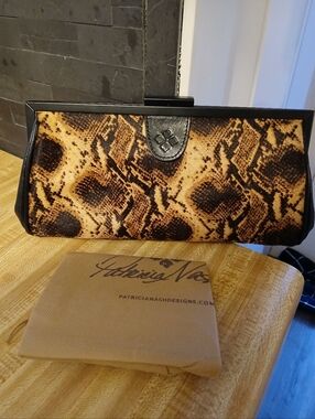 ❤️Patricia Nash NWOT Snakeskin Clutch/Pouchette & Dustbag
